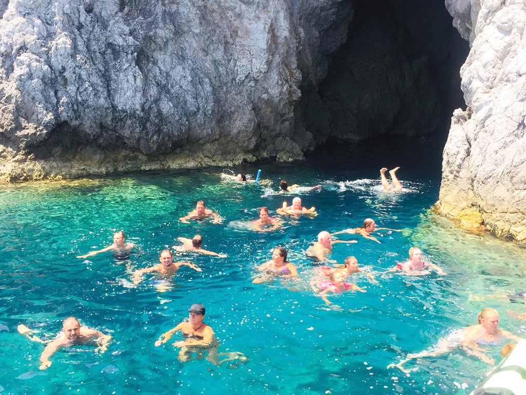 Морская прогулка на яхте в Мармарисе «Слияние двух морей»